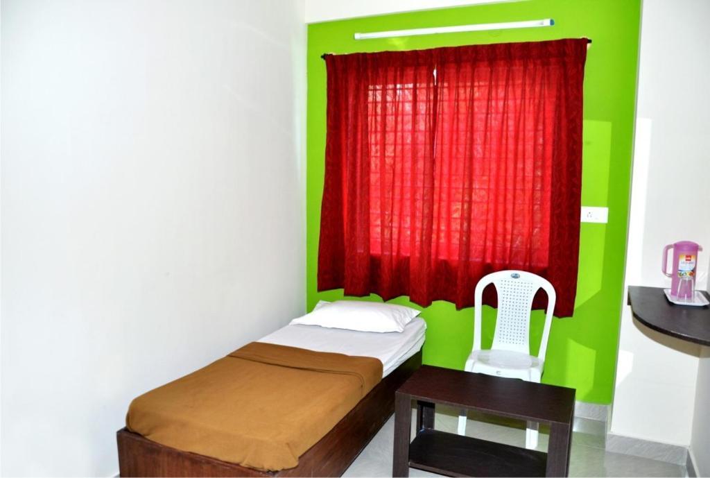Maple Inn Budget Hotel Bangalore Eksteriør billede